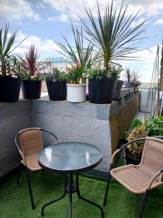 Whitby Central Close To Beach Pier Flowergate Hotel Exterior photo