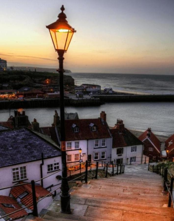Whitby Central Close To Beach Pier Flowergate Hotel Exterior photo